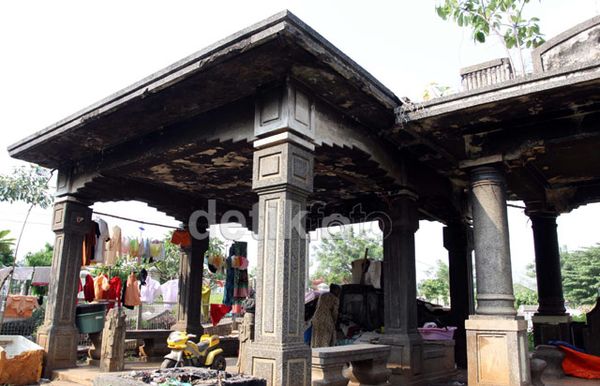 ketika-tempat-pemakaman-jadi-tempat-tinggal