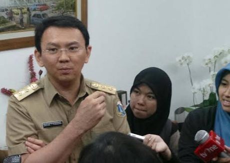 Ahok Marah pada Dua Pasang Capres yang Massanya Rusak Taman di Depan KPU