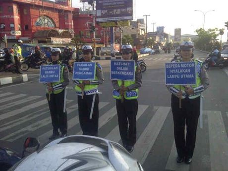 merevolusi-pola-pikir-pengendara-di-jakarta-agar-disiplin-dan-taat-aturan-bisakah