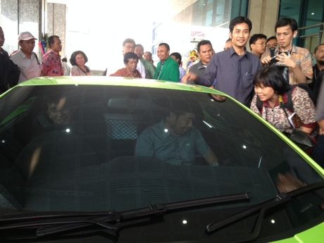 Ada Lamborghini Parkir di DPRD DKI, Milik Siapa?