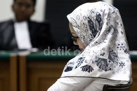 Ratu Atut Divonis 4 Tahun dan Denda Rp 200 Juta