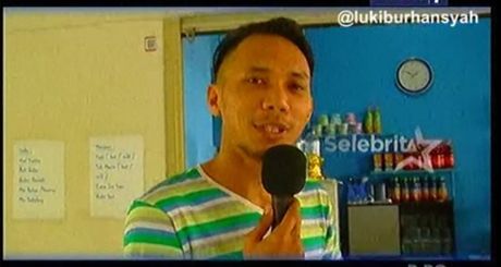 Norman Kamaru 'Caiya-caiya' Kini Jadi Tukang Bubur untuk Sambung Hidup 