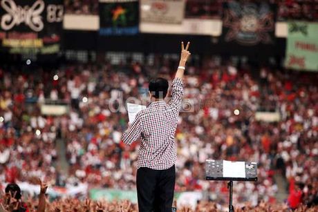 Setelah Pelantikan Presiden, Jutaan Relawan Arak Jokowi ke Konser Slank di Mona