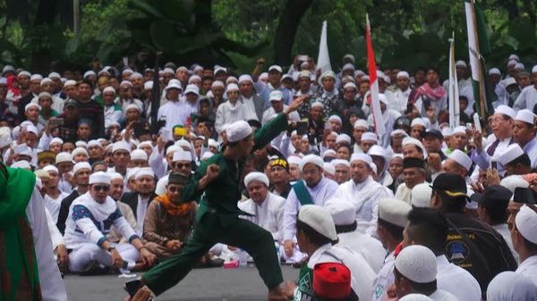 ★★★ Digebuki OTK di Daerah Jondul, anggota FPI Lapor Polisi ★★★