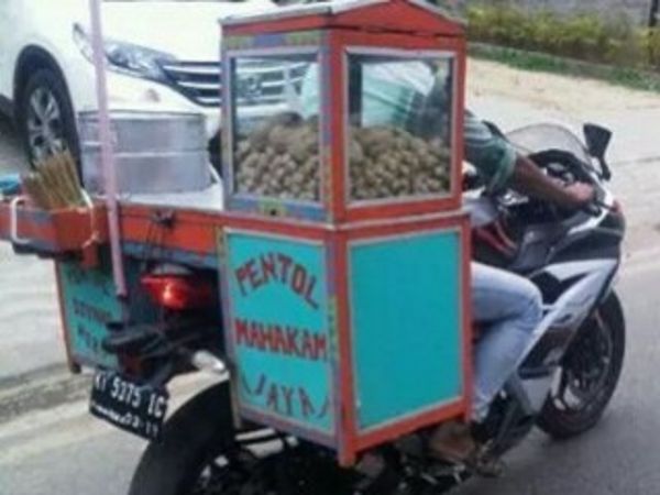 Kawasaki Ninja 250cc di Pakai Buat Jualan Bakso