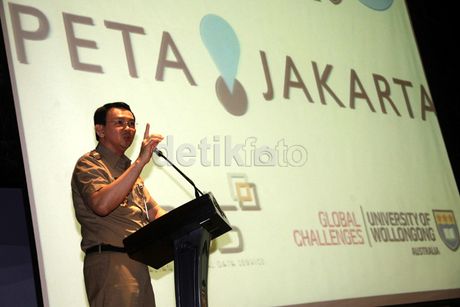 &#91;BAGUS HOK&#93; Ahok: Mulai Tahun Depan PU Tak Boleh Telat Ngeruk Sungai dan Bangun Jalan