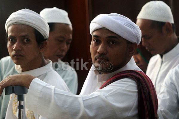 Dugaan FPI : Ada Cukong Besar Di Balik Perlindungan Presiden Ke Ahok