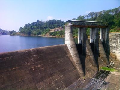 Waduk Saguling, Dikepung Perumahan Sampai Jadi 'Jamban Raksasa'