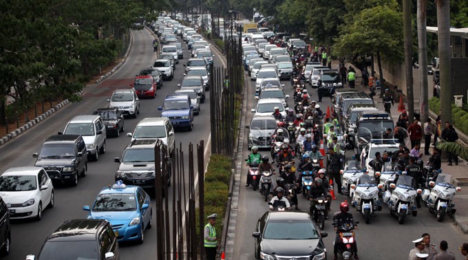 Jokowi Buka di KPK, Kuningan Macet