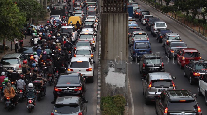 Jokowi Buka di KPK, Kuningan Macet