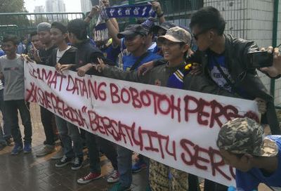 The Jakmania Ini Foto Bareng dan Sambut Bobotoh d GBK