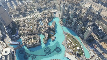 Naik ke Burj Khalifa, Serasa di Atas Langit