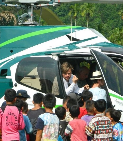 ★★★ Leonardo DiCaprio Liburan ke Aceh Lihat OrangUtan ★★★