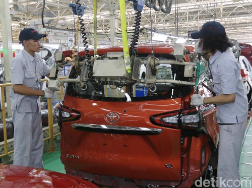 Bagaimana Nasib Pekerja Otomotif di Era Robotik?