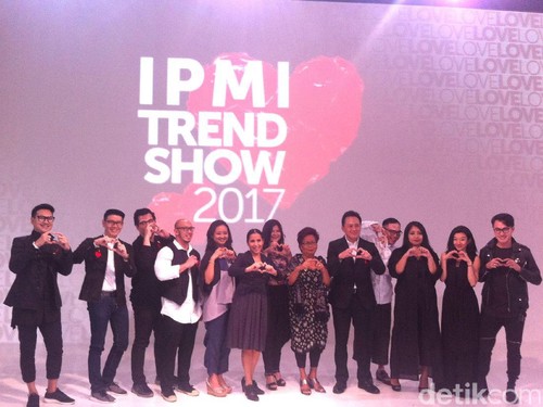 30 Tahun Eksis, Desainer IPMI Rilis Tren Fashion 2017 dengan 'Cinta'