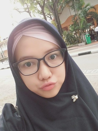 Mengenal Ariska Wigatiningtyas, DJ Berhijab yang Viral karena Cadar