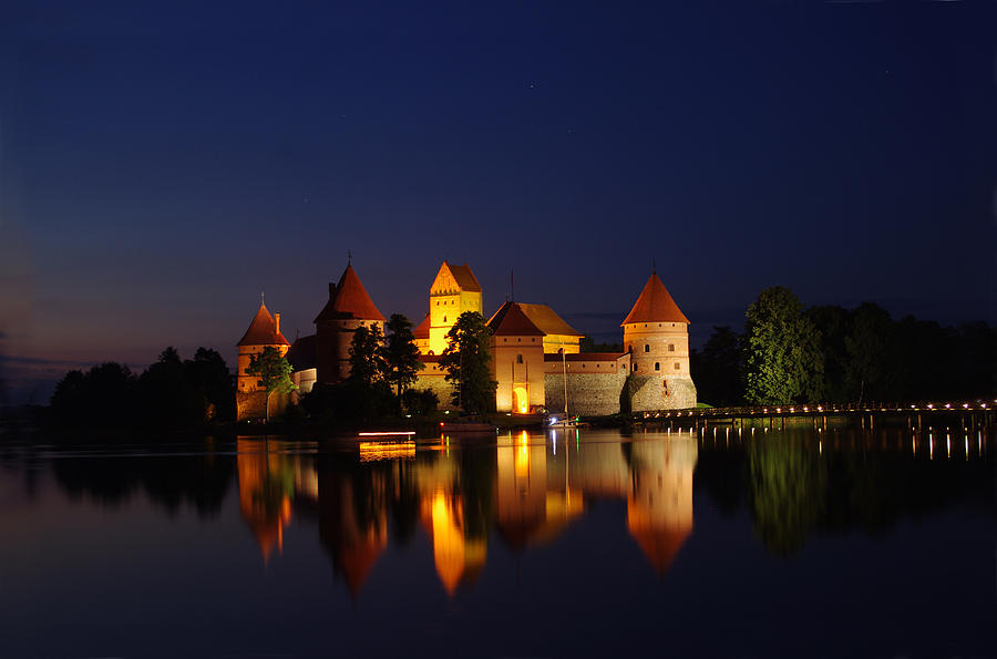 Trakai Castle, Kastil Megah di Tengah Danau