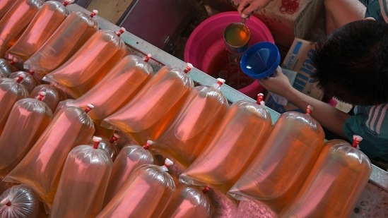 Fear of cooking oil shortage, spike in prices as 290,000 tons stuck in Indonesia