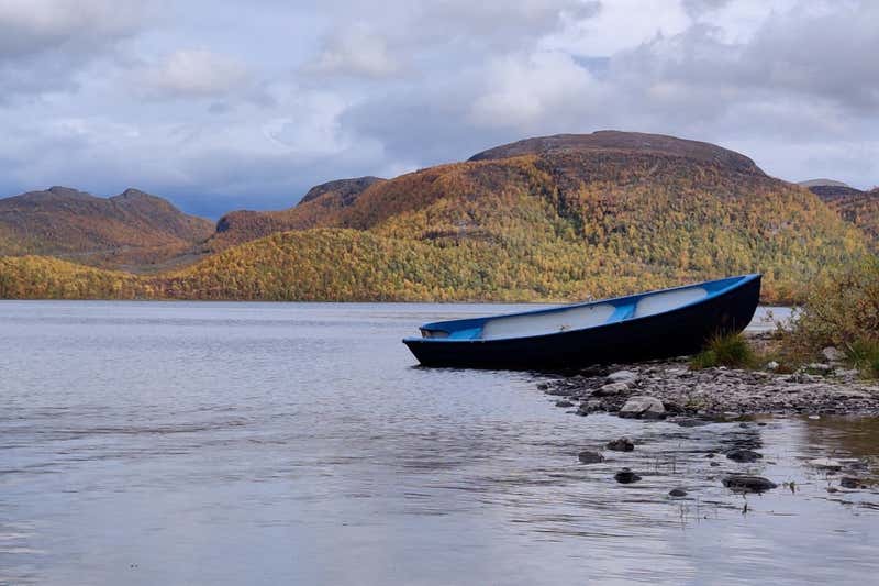 peneliti-di-norwegia-menemukan-bahan-kimia-plastik-yang-mencemari-danau