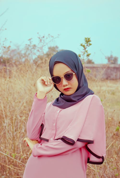 sista hijabers suka pakai kacamata? yuk intip style kekinian ini