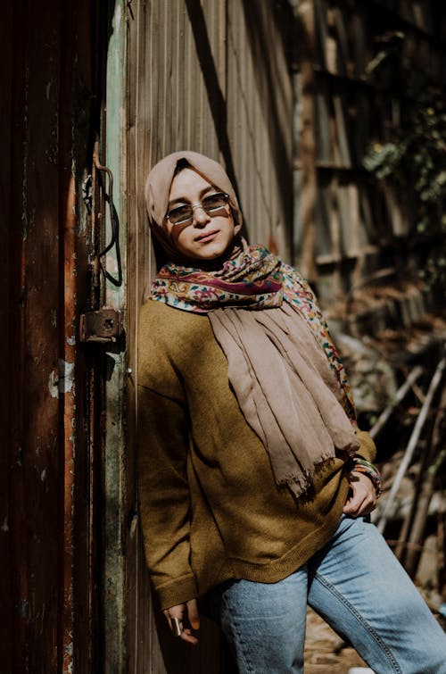 sista hijabers suka pakai kacamata? yuk intip style kekinian ini