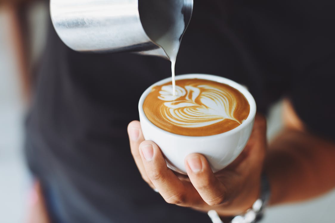 "Kopi: Lebih dari Sekedar Minuman Pagi yang Bikin Tegang! ☕️✨"
