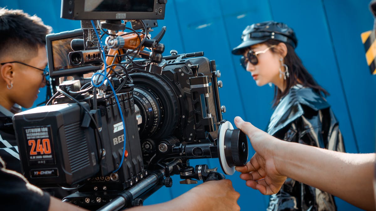 Indonesia sebagai Destinasi Syuting Film Hollywood, Dampak Positif bagi Perekonomian