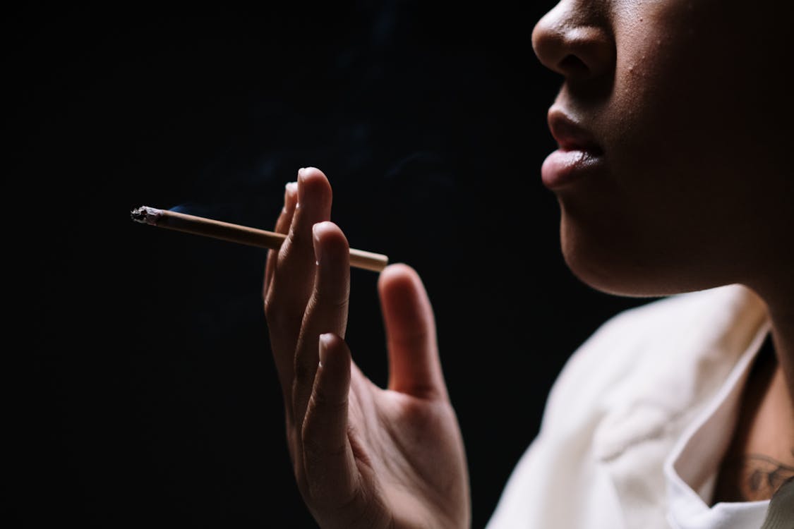 Mengapa Orang Suka Merokok? 🚬