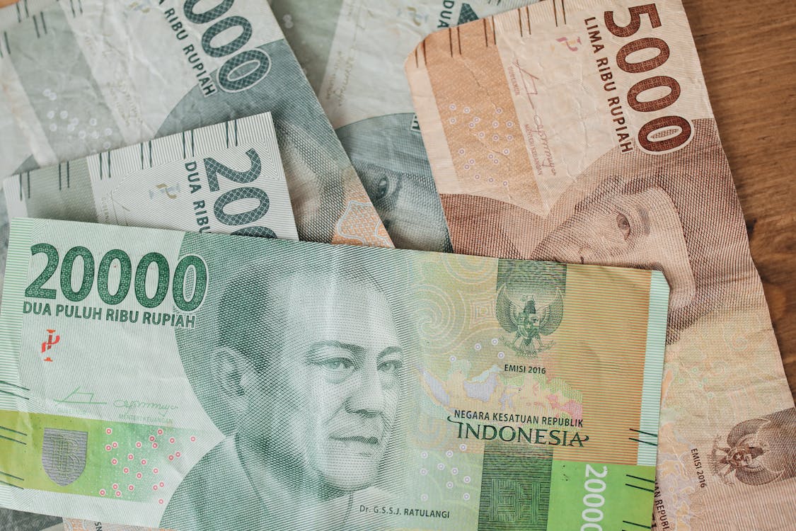 Hanya Di Atas Kertas: Regulasi Upah Minimum Karyawan Tak Lebih Dari Sebuah Harapan