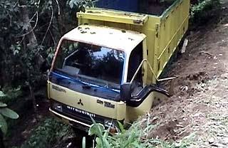 &#91;HOT&#93; Telah di temukan truk pembawa bukti kecurangan pilpres Prabowo-Hatta