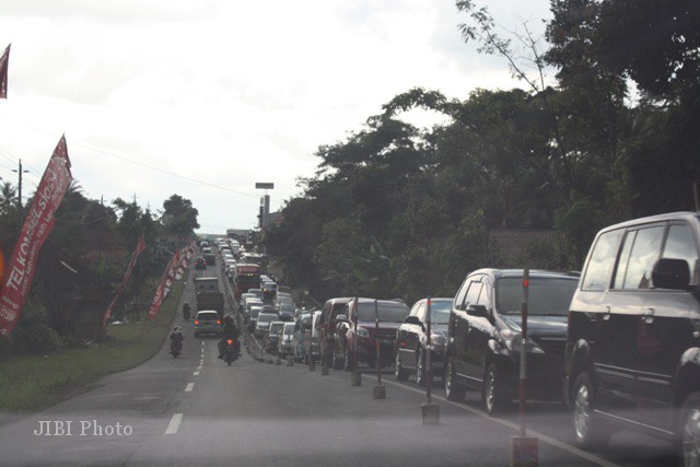 Mengapa Jakarta Macet Parah &amp; Penuh Penduduk &#91;Belajar Dari Arus Mudik&#93; 