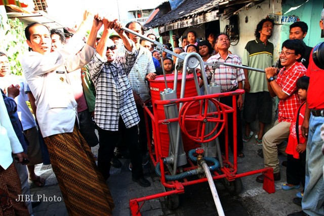 tinjauan-pssenen-jokowi---sby-siapa-ahli-strategi-vs-siapa-ahli-pencitraan