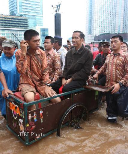 hujan-deras-guyur-jakarta-hingga-pagi-bpbd-tak-ada-titik-banjir