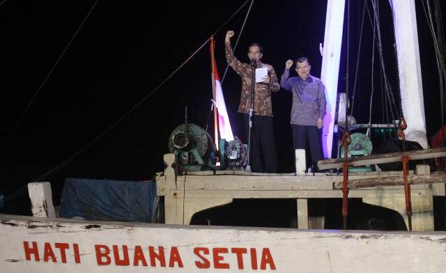 jokowi-minta-bantuan-obama-untuk-berantas-illegal-fishing