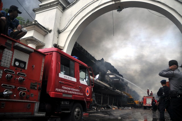 Kebakaran Pasar Klewer Solo Picu Prasangka &quot;Sengaja Dibakar&quot;