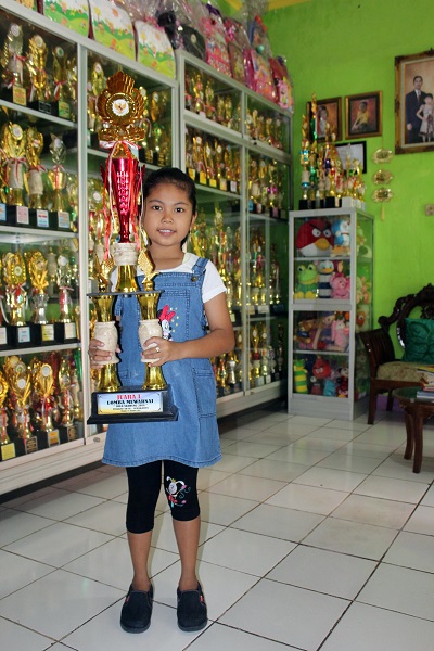 Raih 700-an Piala, Bocah 10 Tahun Asal Sragen Jadi Guru di Sekolahnya