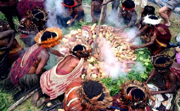 7 Tradisi Unik di Indonesia