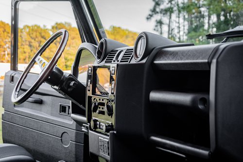 Land Rover Defender Soft Top OC90 | Dibekali Mesin Baru, Siap Diajak Berpetualang