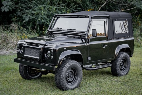 Land Rover Defender Soft Top OC90 | Dibekali Mesin Baru, Siap Diajak Berpetualang