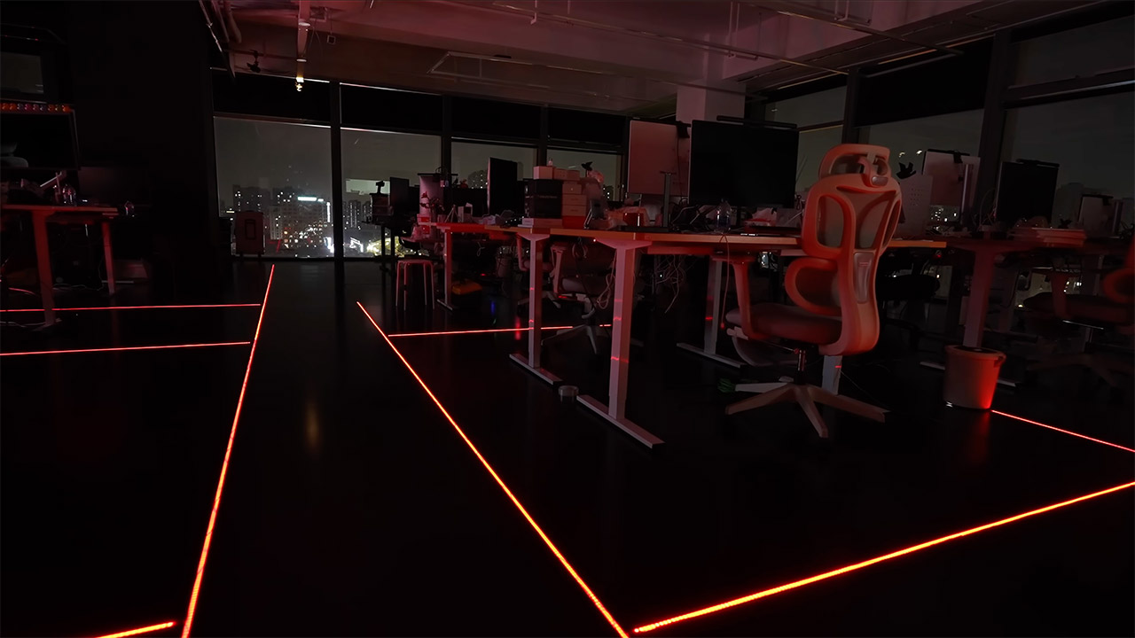 HTX Studio Rilis Tong Sampah Smart Robot
