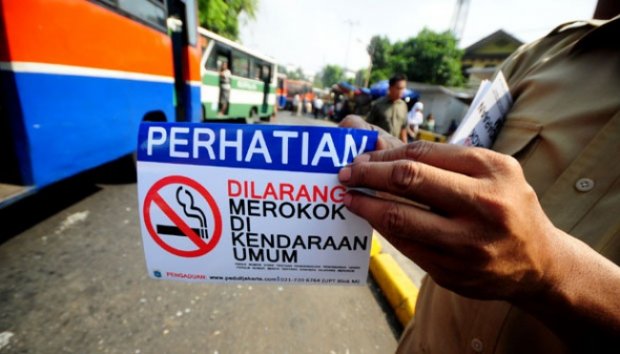 &#91;FOTO&#93; Razia Rokok di Kendaraan Umum