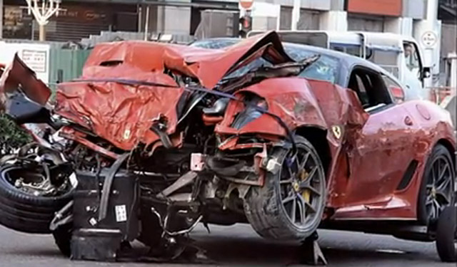 Tabrakan Ferrari yang mengerikan gan &#91;vids inside&#93;