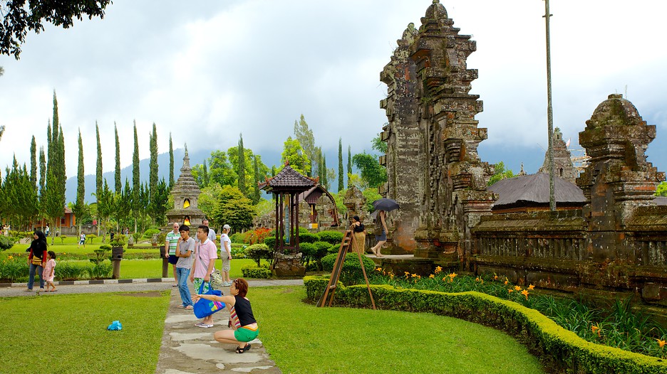 Alasan-Alasan Kenapa Bali Selalu Sukses Memikat Hati Para Traveler