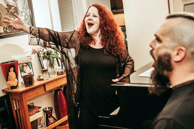 Sang Guru Scream Vocal, Melissa Cross