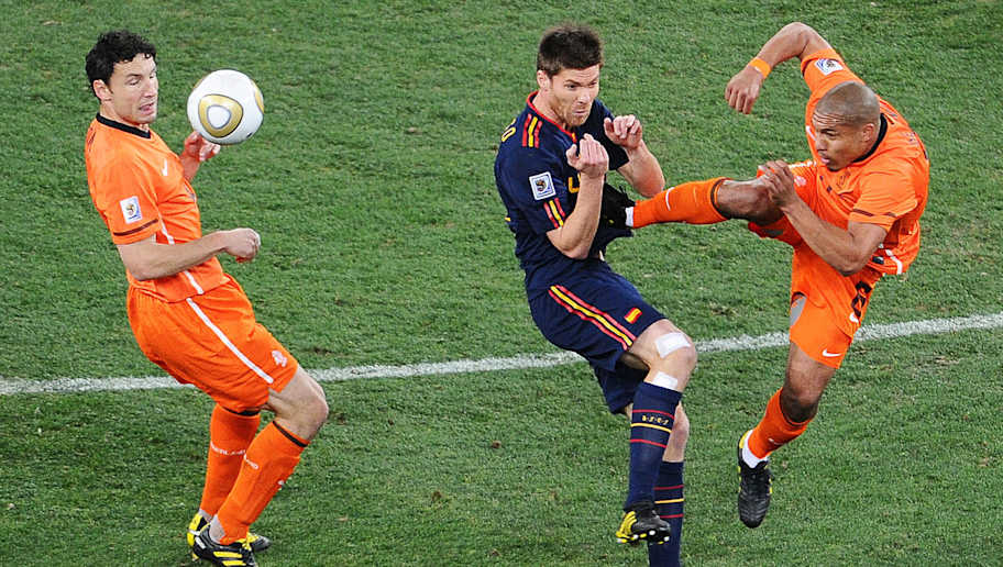 keras-dan-mengerikan-inilah-10-tekel-terganas-dalam-sejarah-epl