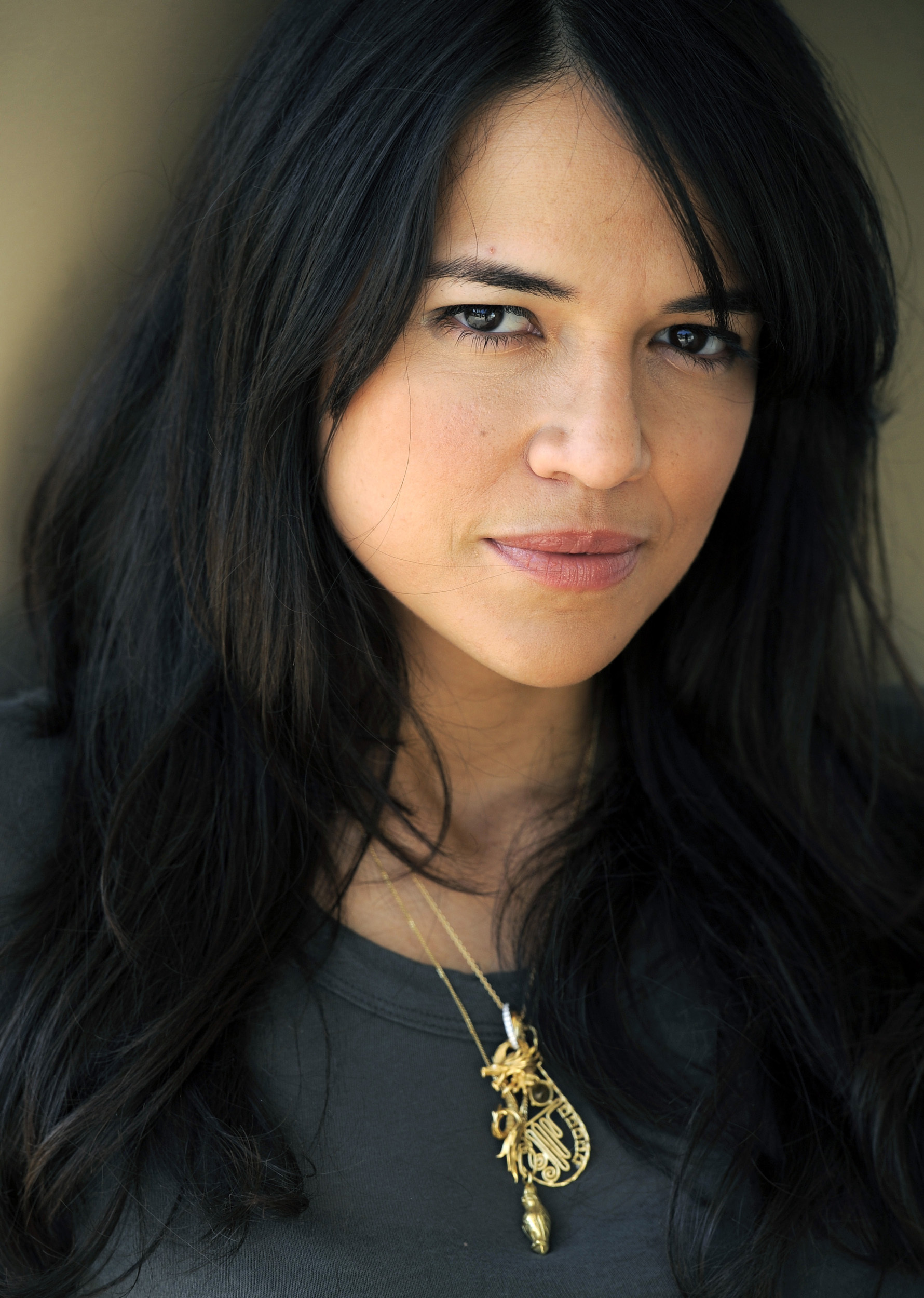 Sexy &amp; cantik nya michelle rodriguez, salah satu pemain film forious 6 gann