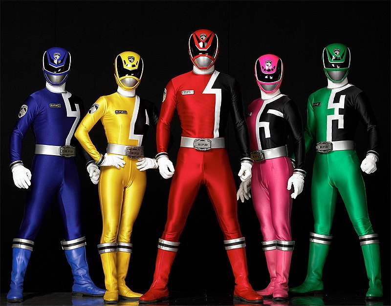 Kalau Agan jadi Power Rangers Agan mau warna apa? dan alasannya apa?