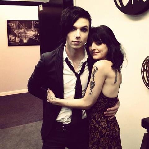 8 pacar Rockstar yang super Cantik (HOT)