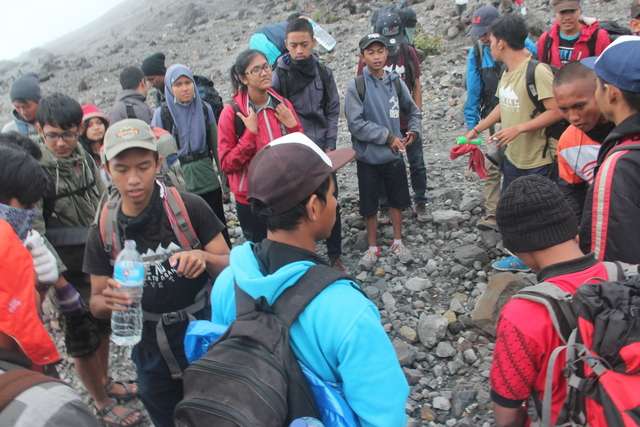 FOTO FOTO PENDAKIAN GUNUNG MERAPI