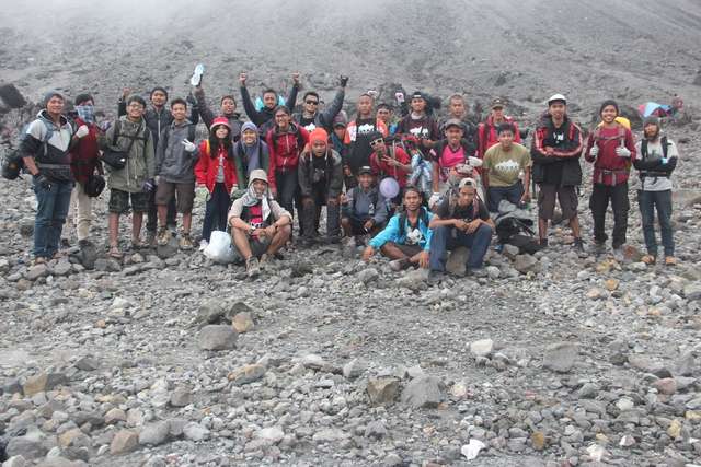 FOTO FOTO PENDAKIAN GUNUNG MERAPI